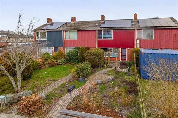 Te koop: Starters opgelet ! Nette woning met nieuwe keuken, garage en voor een betaalbare prijs !